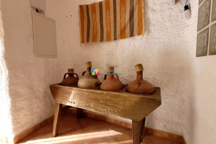 Image No.5-4 Bed House for sale