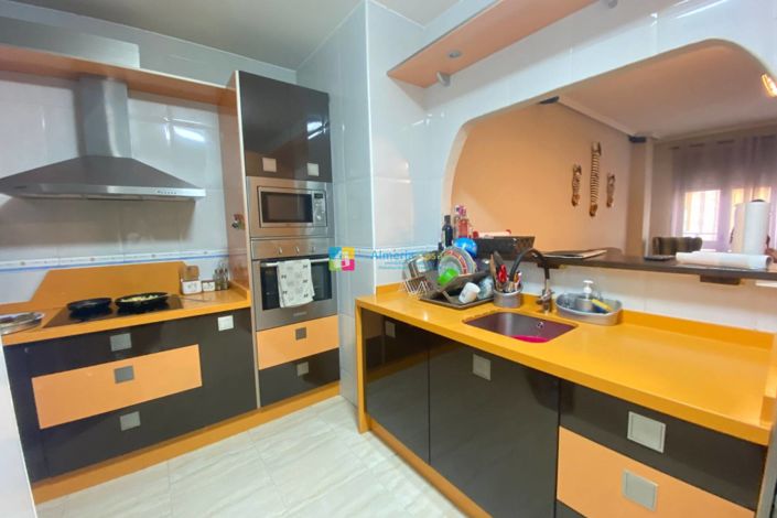 Image No.8-3 Bed Apartment for sale