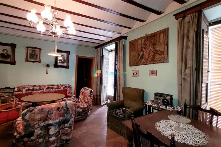 Image No.15-9 Bed Townhouse for sale