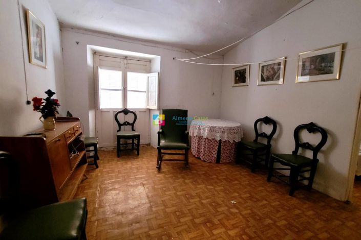 Image No.22-9 Bed Townhouse for sale