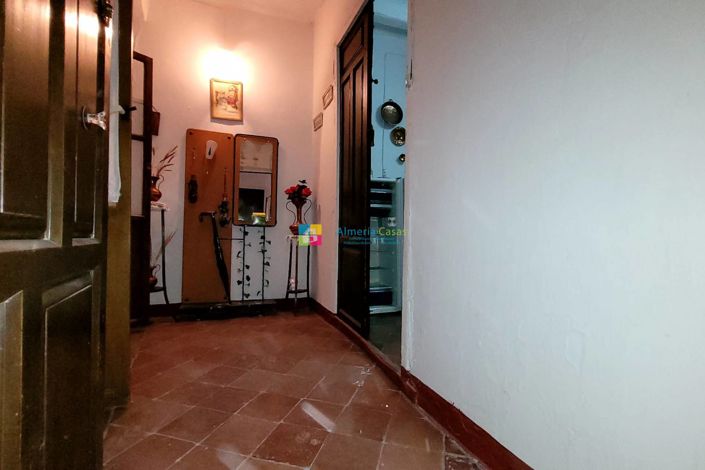 Image No.3-9 Bed Townhouse for sale