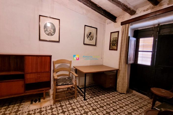 Image No.32-9 Bed Townhouse for sale