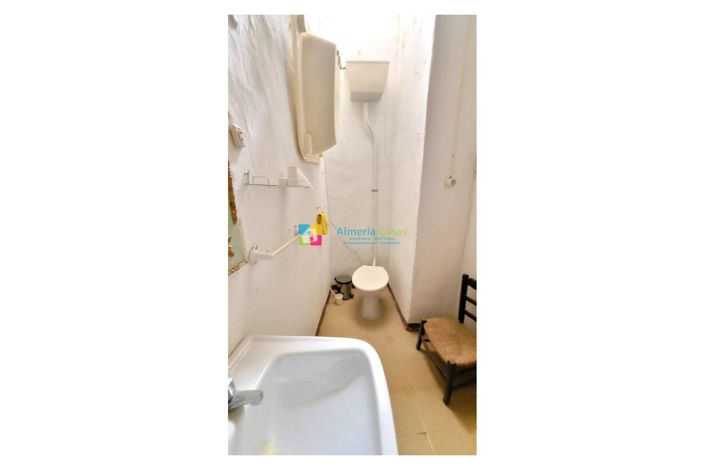 Image No.41-9 Bed Townhouse for sale