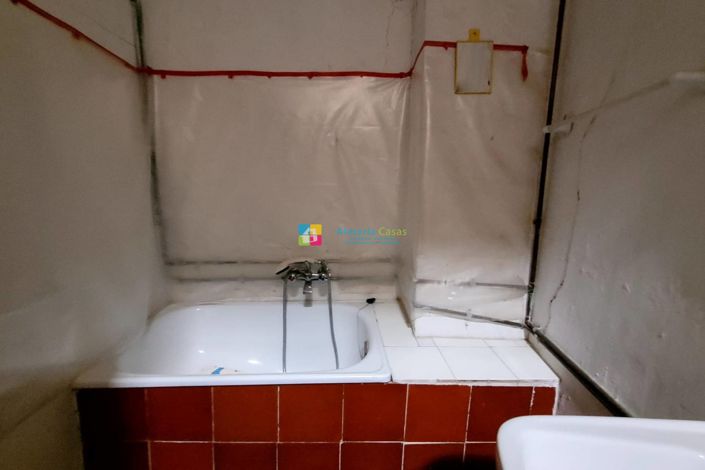 Image No.42-9 Bed Townhouse for sale