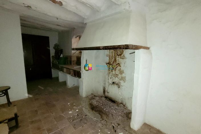 Image No.44-9 Bed Townhouse for sale