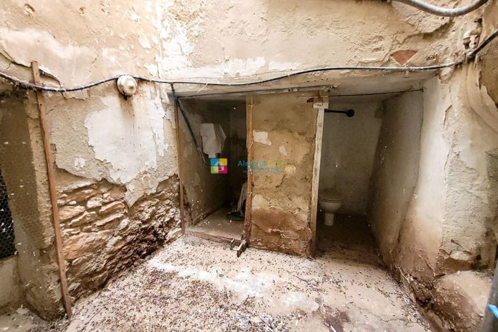 Image No.49-9 Bed Townhouse for sale