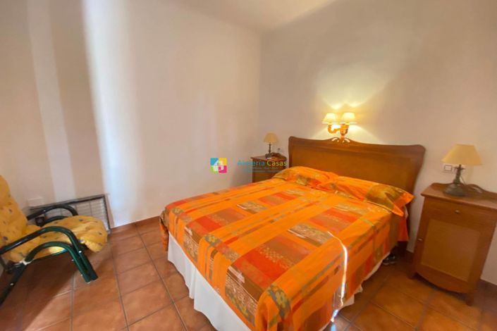 Image No.10-3 Bed Country House for sale