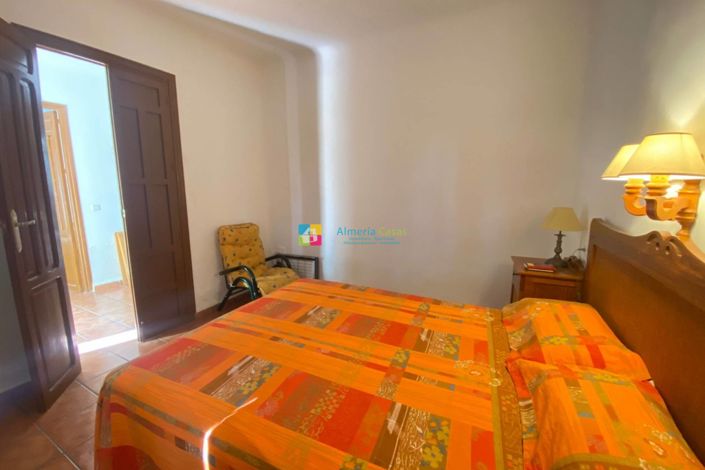 Image No.12-3 Bed Country House for sale