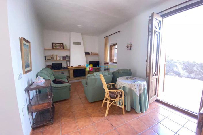 Image No.18-3 Bed Country House for sale