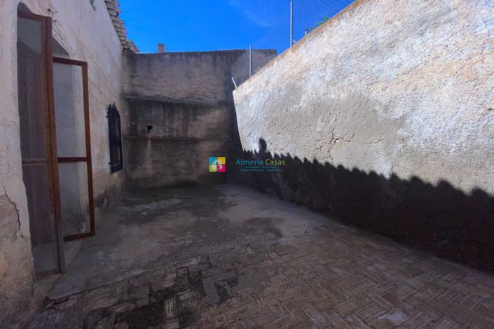 Image No.19-3 Bed Country House for sale