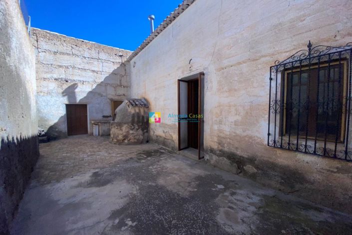 Image No.20-3 Bed Country House for sale