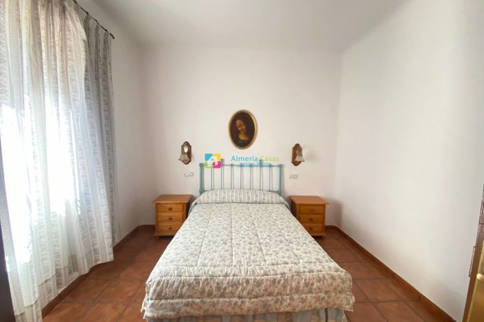 Image No.7-3 Bed Country House for sale