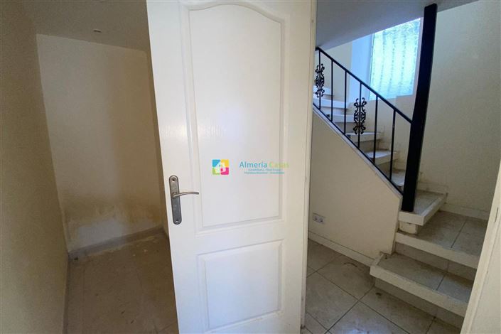 Image No.11-3 Bed Townhouse for sale