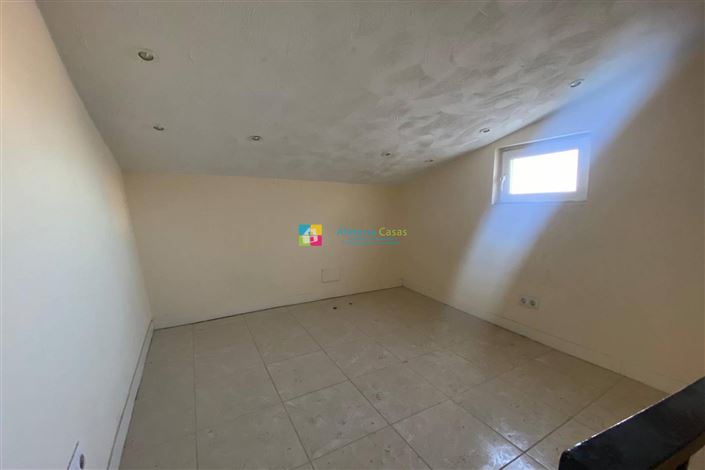 Image No.20-3 Bed Townhouse for sale