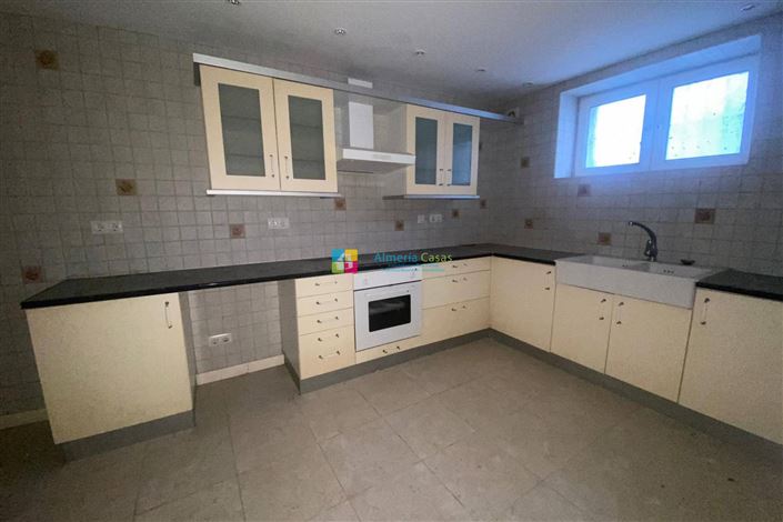 Image No.5-3 Bed Townhouse for sale