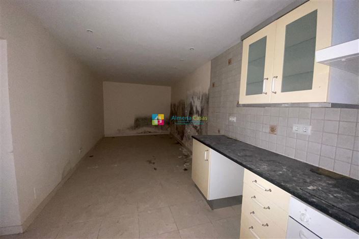 Image No.6-3 Bed Townhouse for sale