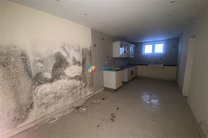 Image No.7-3 Bed Townhouse for sale