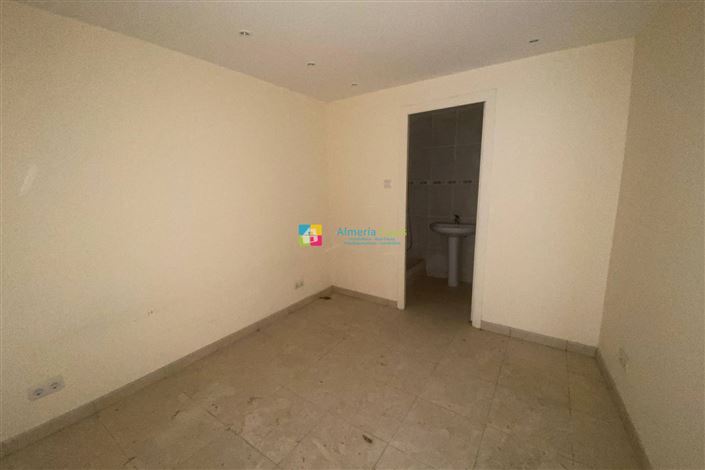 Image No.9-3 Bed Townhouse for sale