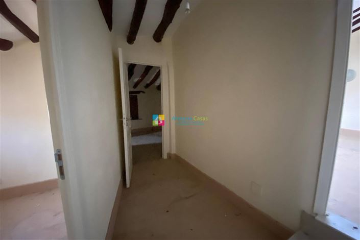 Image No.13-4 Bed Townhouse for sale