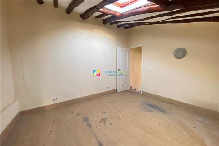 Image No.15-4 Bed Townhouse for sale