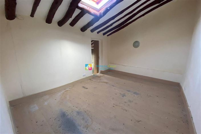 Image No.18-4 Bed Townhouse for sale