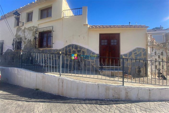 Image No.20-4 Bed Townhouse for sale