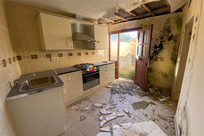 Image No.23-4 Bed Townhouse for sale