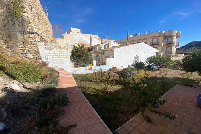 Image No.31-3 Bed Townhouse for sale