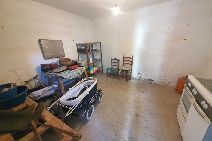 Image No.25-4 Bed Country House for sale