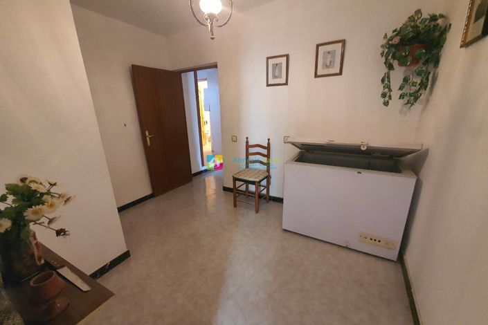 Image No.26-4 Bed Country House for sale