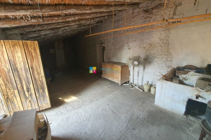 Image No.27-4 Bed Country House for sale