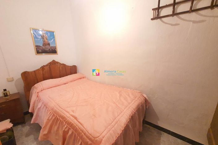 Image No.7-4 Bed Country House for sale