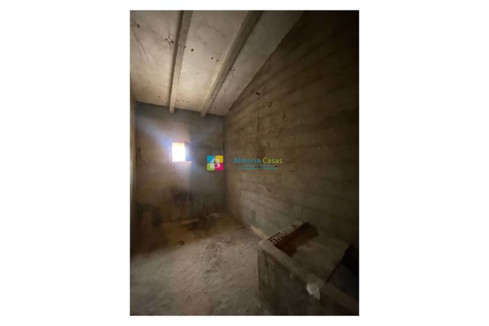 Image No.15-3 Bed Townhouse for sale