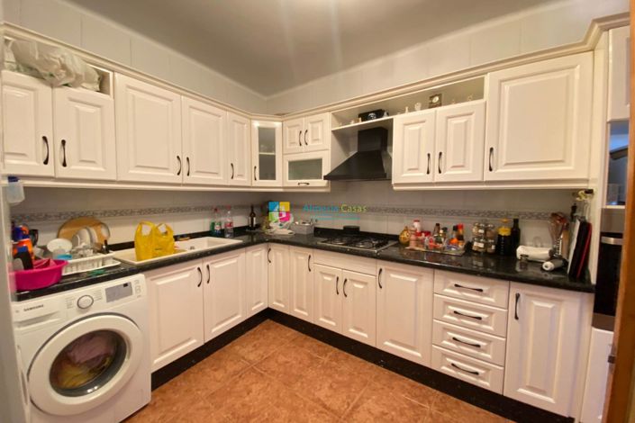 Image No.10-3 Bed Townhouse for sale