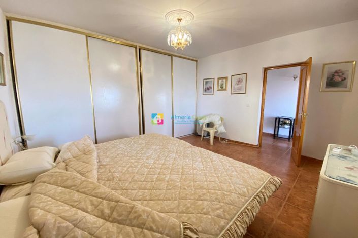 Image No.26-3 Bed Townhouse for sale