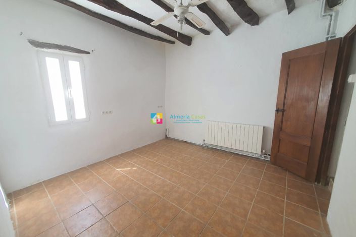 Image No.16-4 Bed Country House for sale