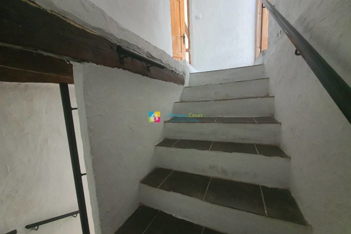 Image No.18-4 Bed Country House for sale