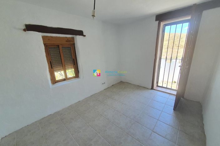 Image No.19-4 Bed Country House for sale