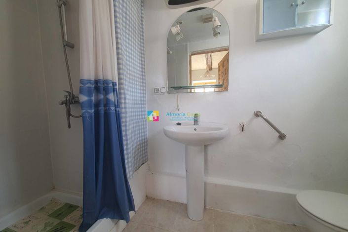 Image No.23-4 Bed Country House for sale