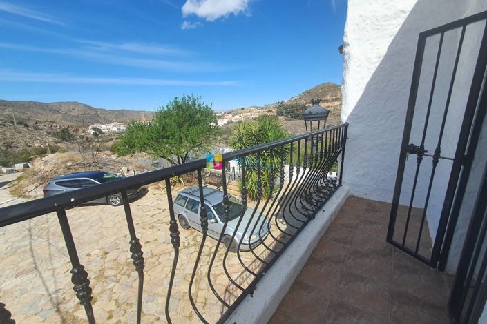 Image No.25-4 Bed Country House for sale