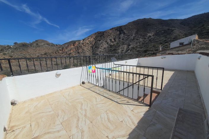 Image No.35-4 Bed Country House for sale