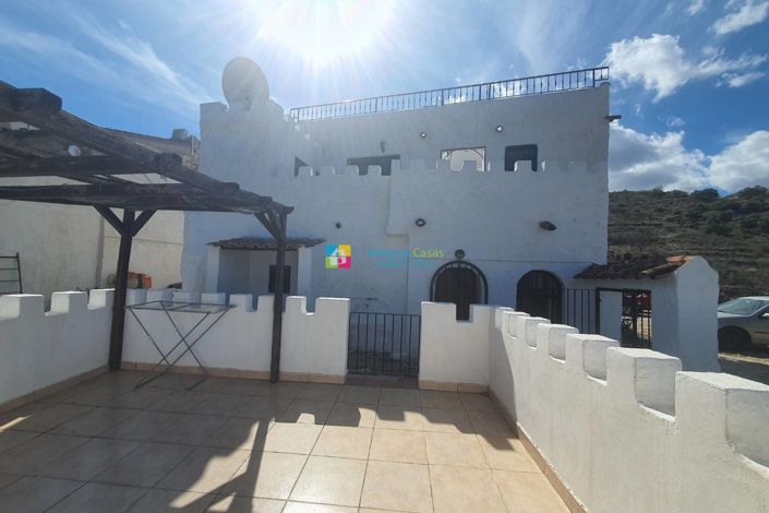 Image No.37-4 Bed Country House for sale