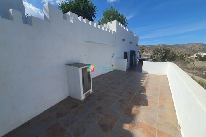 Image No.45-4 Bed Country House for sale