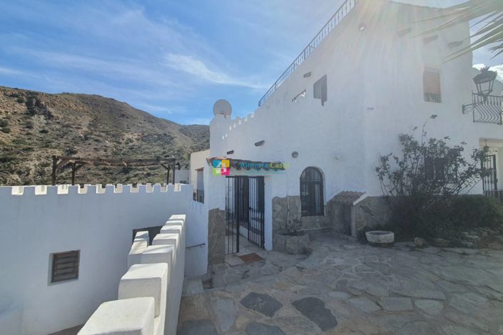 Image No.6-4 Bed Country House for sale