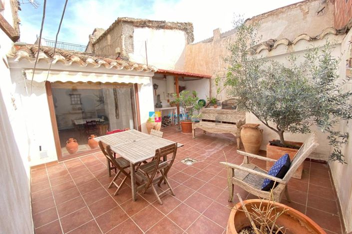 Image No.1-3 Bed Townhouse for sale