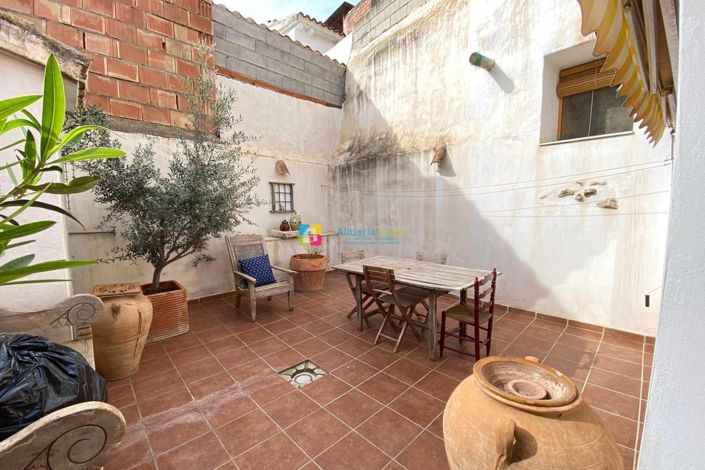 Image No.16-3 Bed Townhouse for sale