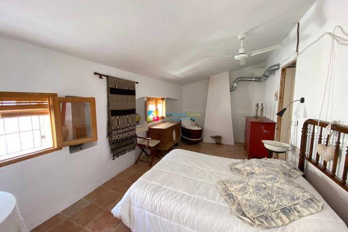 Image No.24-3 Bed Townhouse for sale