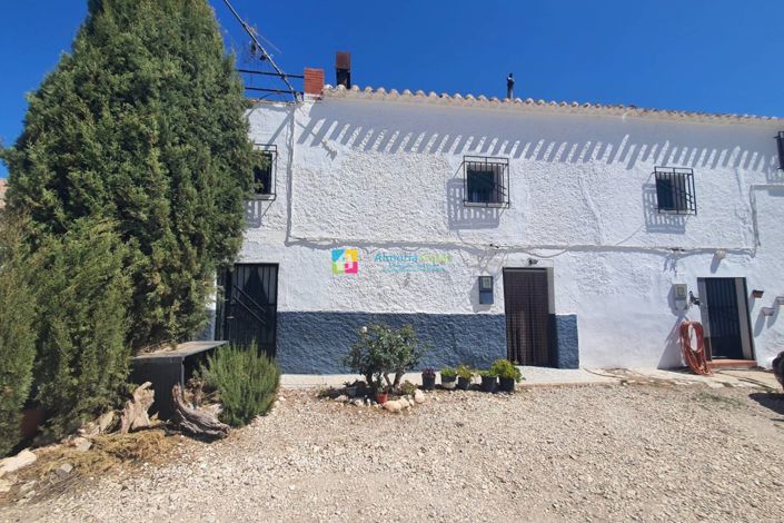 Image No.1-4 Bed Country House for sale