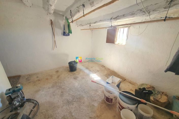 Image No.15-4 Bed Country House for sale