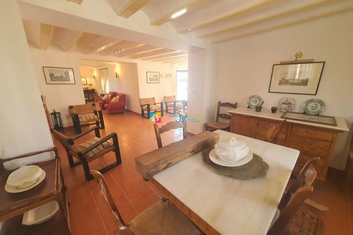 Image No.10-3 Bed Country House for sale